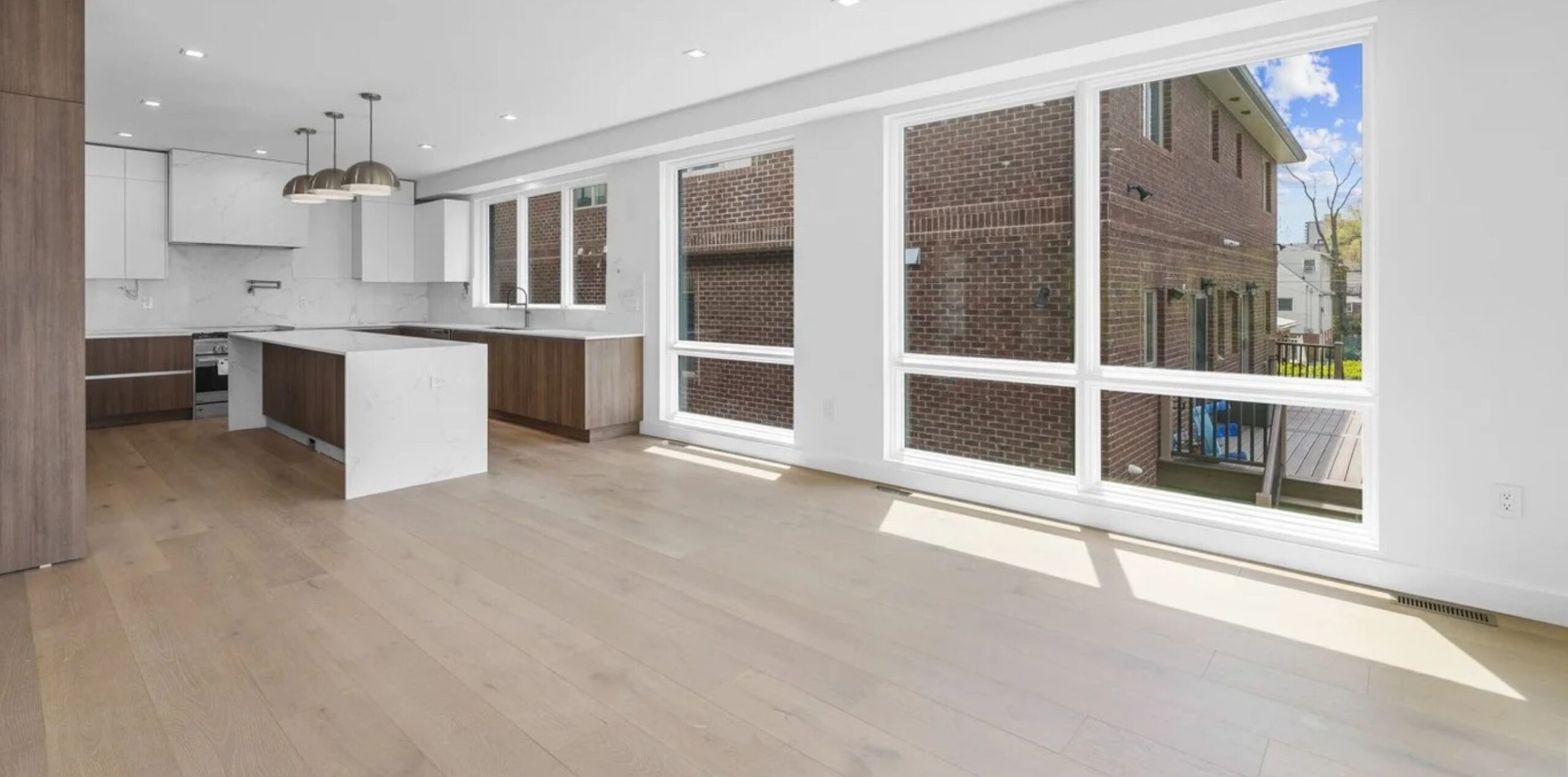 MANHATTAN OAK (2)